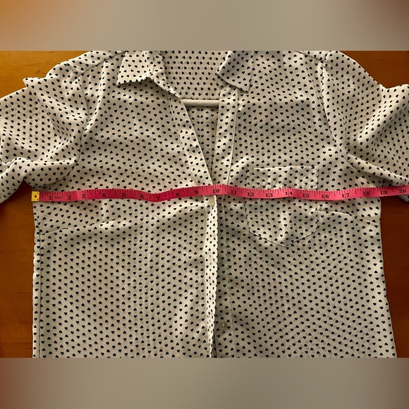 FREE w/bundle🙃 The Limited Heart Pattern Button-up size S - Picture 7 of 8